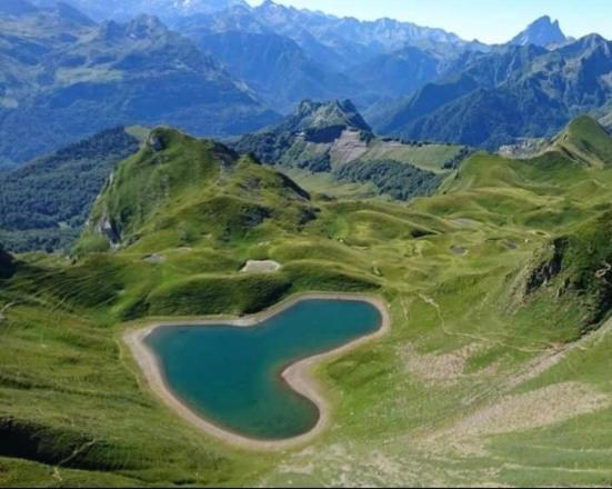 La Suite Unique - Le Jardin Sur Les Pyrenees- Vue Panoramique Montagne -Jardin Cloture Prive De 100M2-Parking-Linge De Lit Et Serviettes Compris- Bielle Exterior photo